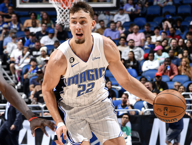  小瓦格纳爆发魔术爆冷擒灰熊  